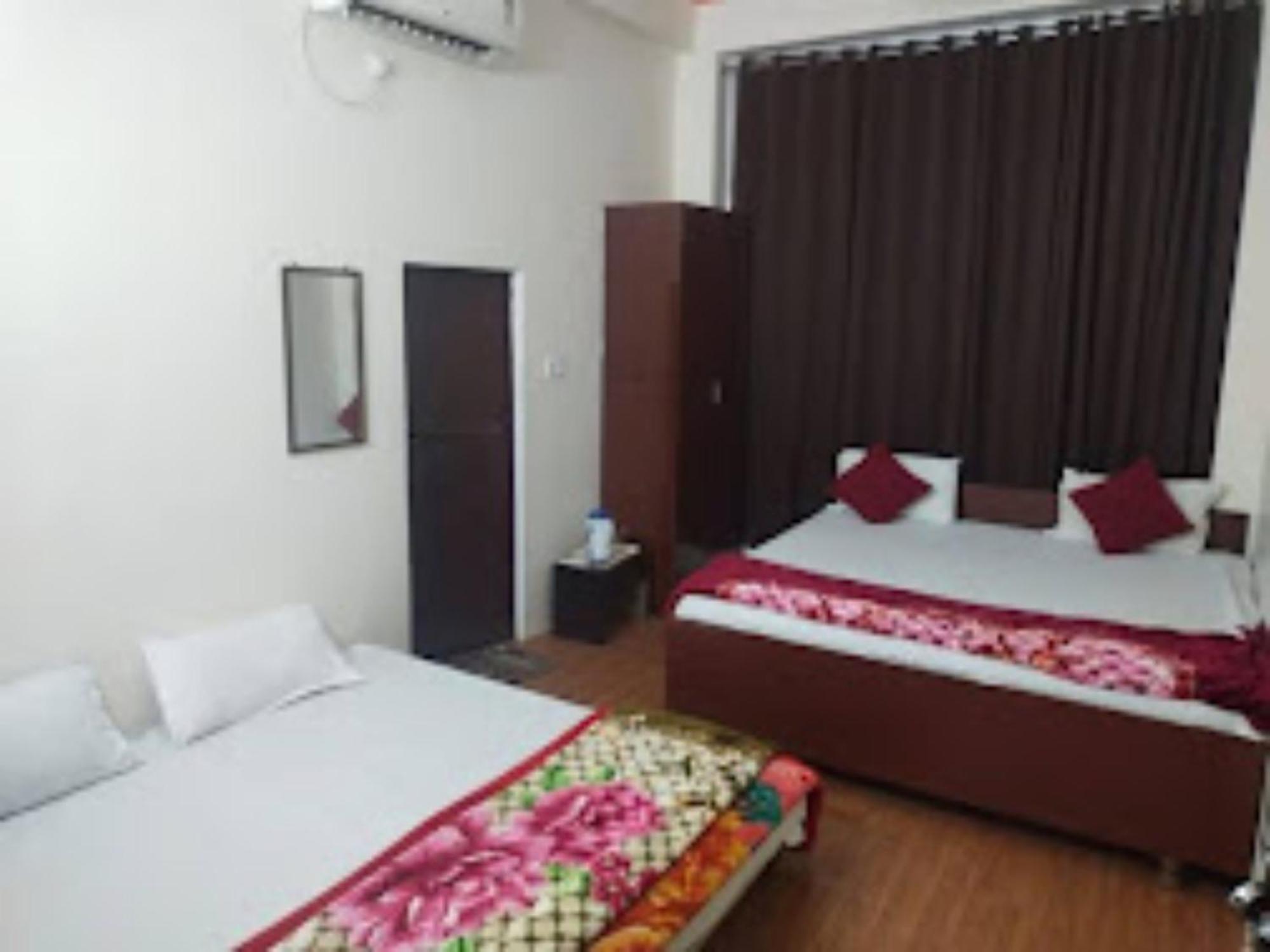 Goroomgo Varanasi Paradise Varanasi - Parking & Restaurant Available - Perfect Location And Comfortable Room Luaran gambar