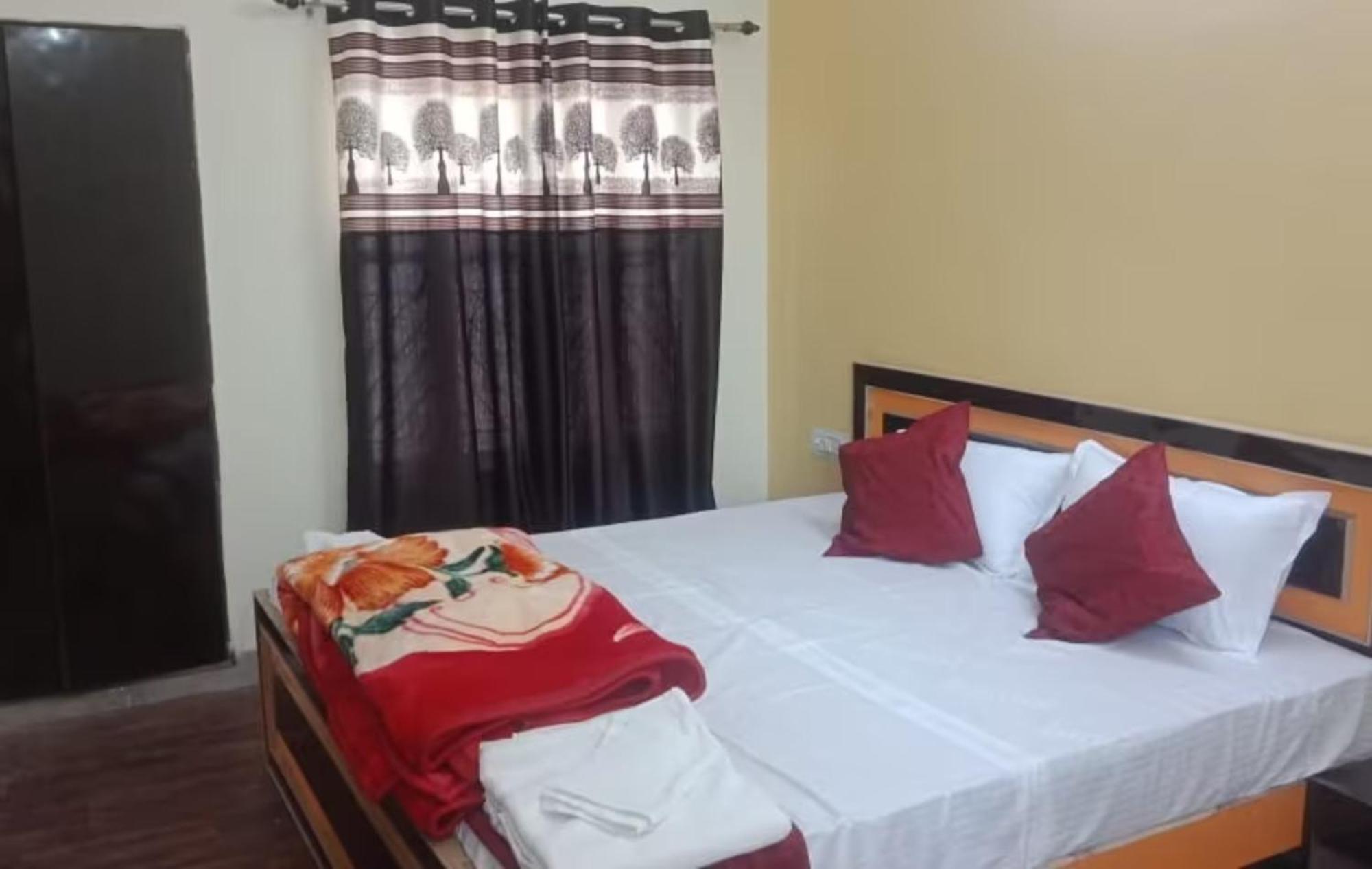 Goroomgo Varanasi Paradise Varanasi - Parking & Restaurant Available - Perfect Location And Comfortable Room Luaran gambar