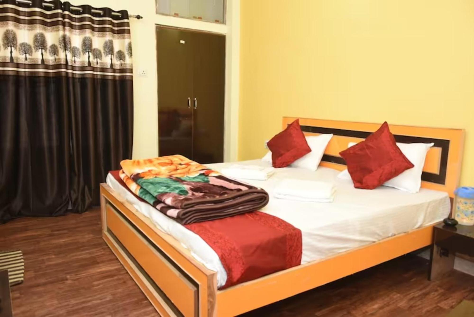 Goroomgo Varanasi Paradise Varanasi - Parking & Restaurant Available - Perfect Location And Comfortable Room Luaran gambar