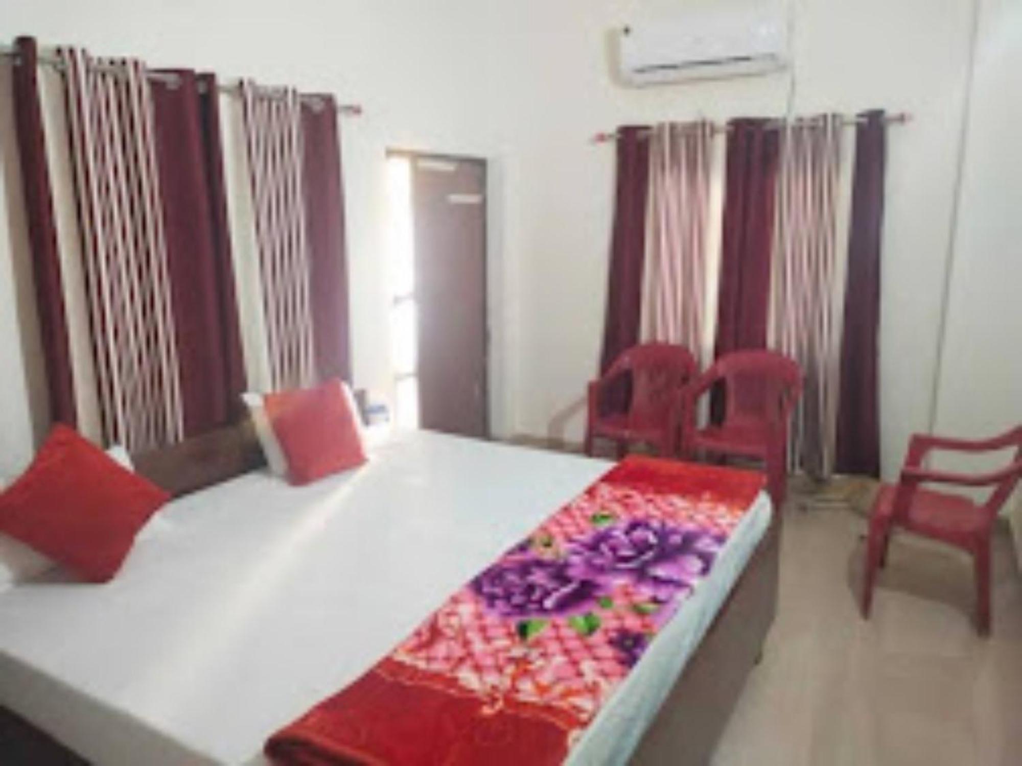 Goroomgo Varanasi Paradise Varanasi - Parking & Restaurant Available - Perfect Location And Comfortable Room Luaran gambar
