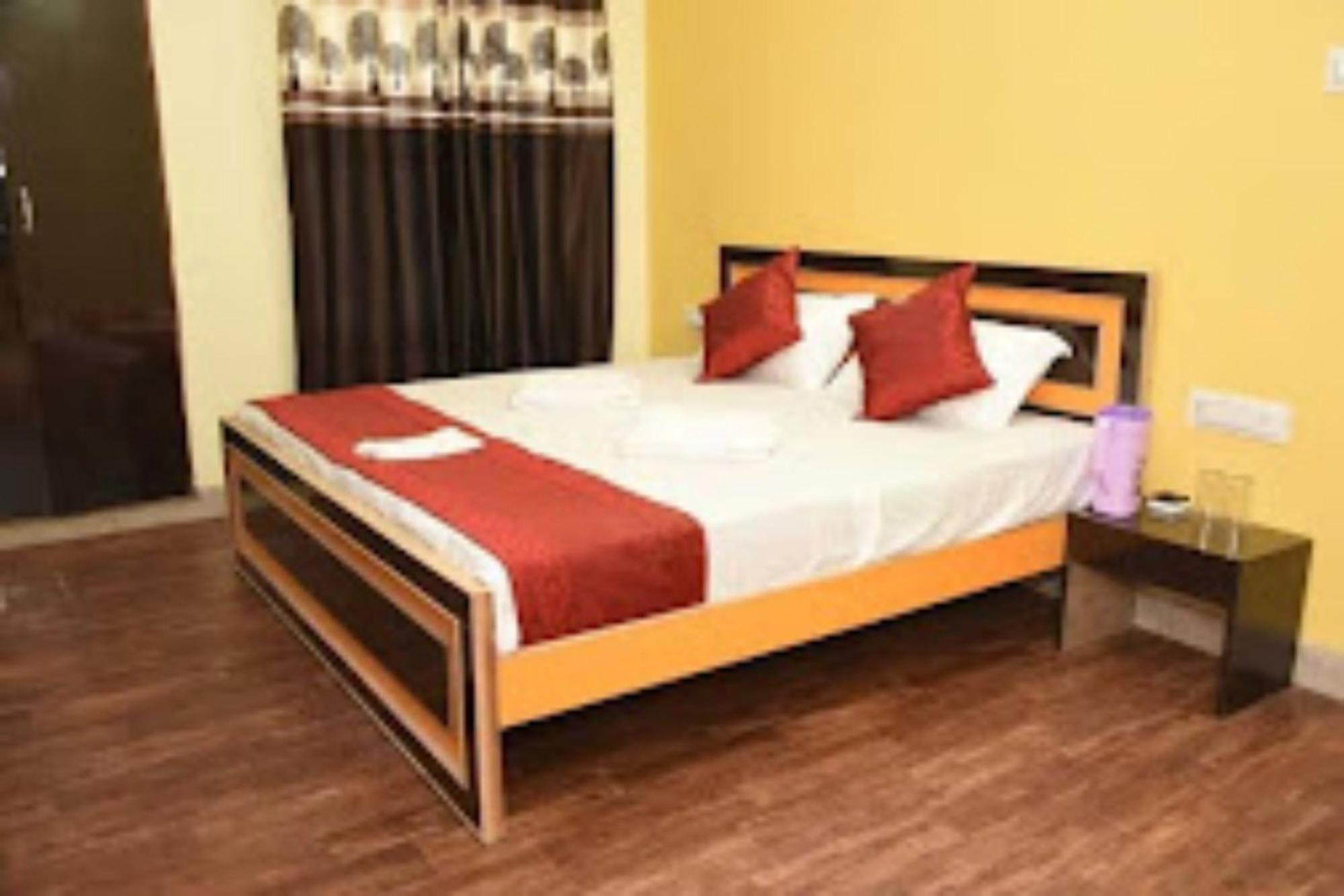Goroomgo Varanasi Paradise Varanasi - Parking & Restaurant Available - Perfect Location And Comfortable Room Luaran gambar