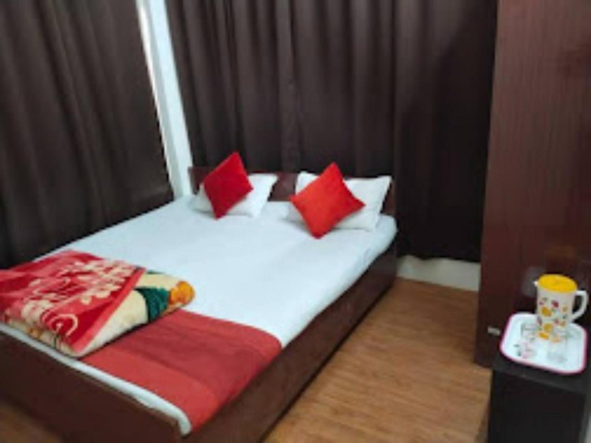 Goroomgo Varanasi Paradise Varanasi - Parking & Restaurant Available - Perfect Location And Comfortable Room Luaran gambar