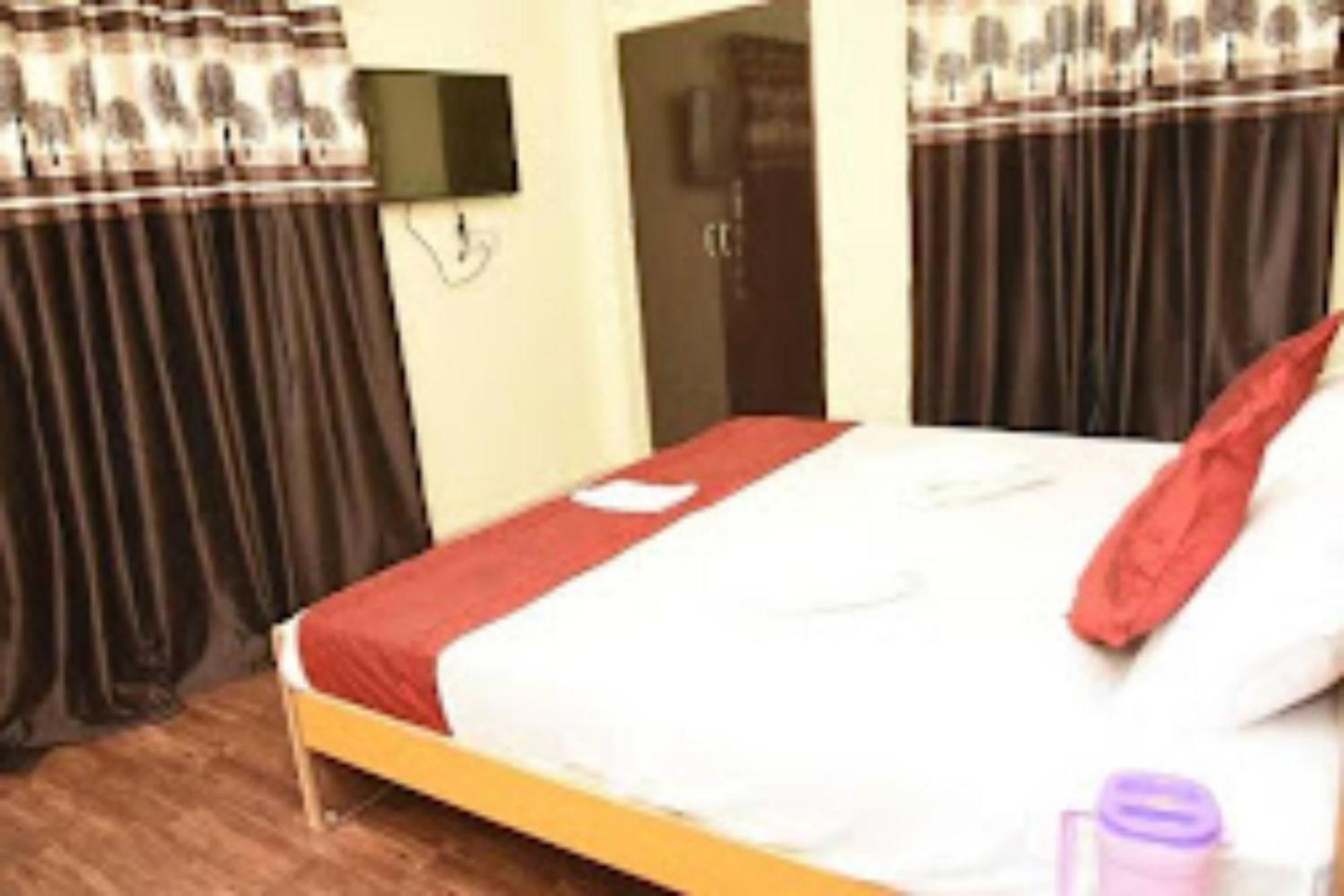 Goroomgo Varanasi Paradise Varanasi - Parking & Restaurant Available - Perfect Location And Comfortable Room Luaran gambar