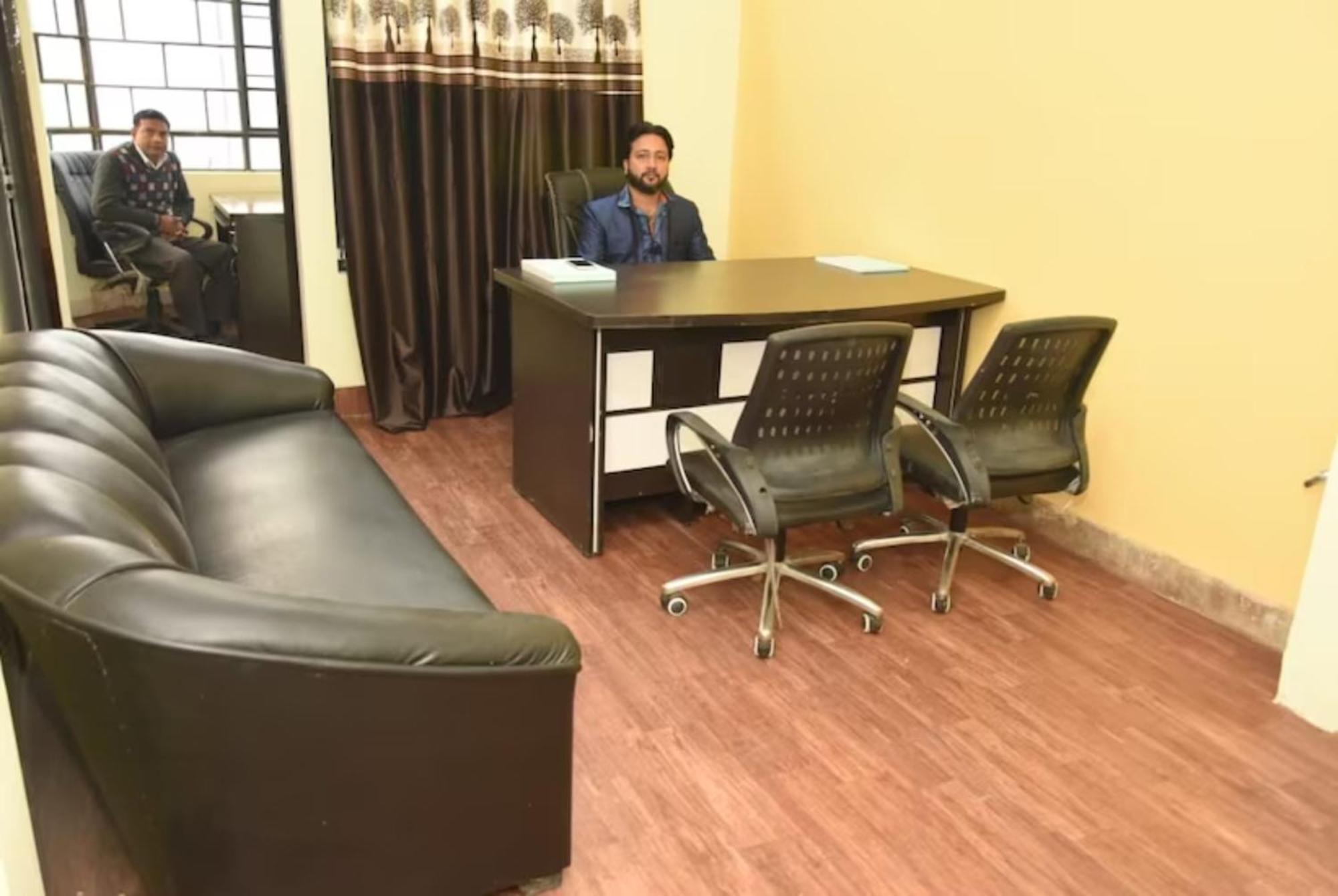 Goroomgo Varanasi Paradise Varanasi - Parking & Restaurant Available - Perfect Location And Comfortable Room Luaran gambar