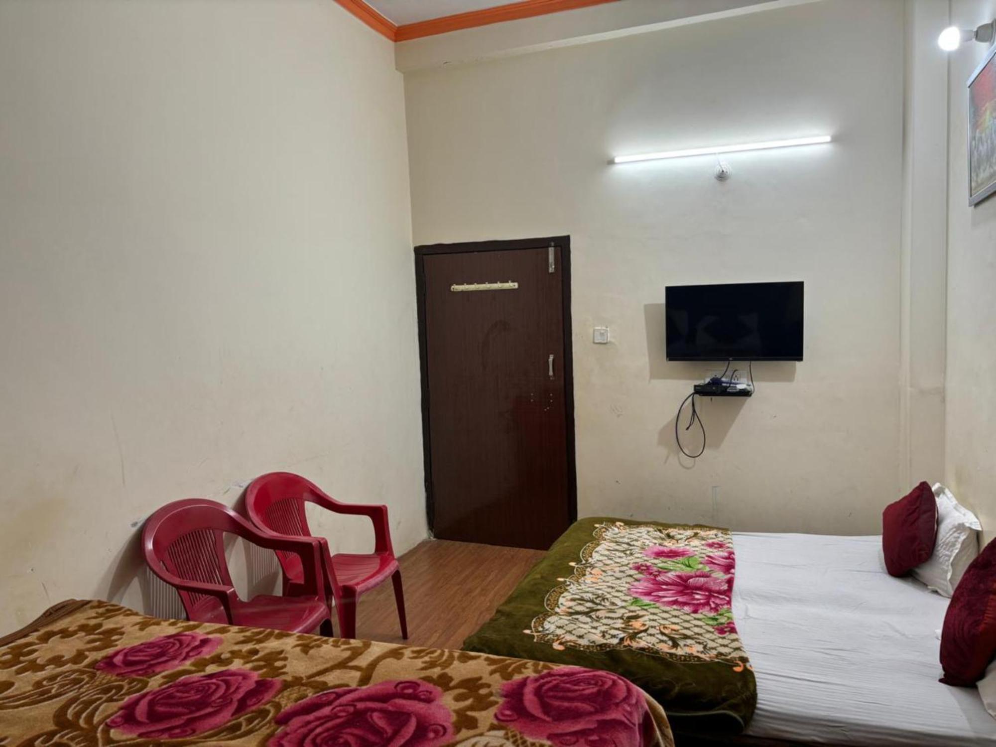 Goroomgo Varanasi Paradise Varanasi - Parking & Restaurant Available - Perfect Location And Comfortable Room Luaran gambar