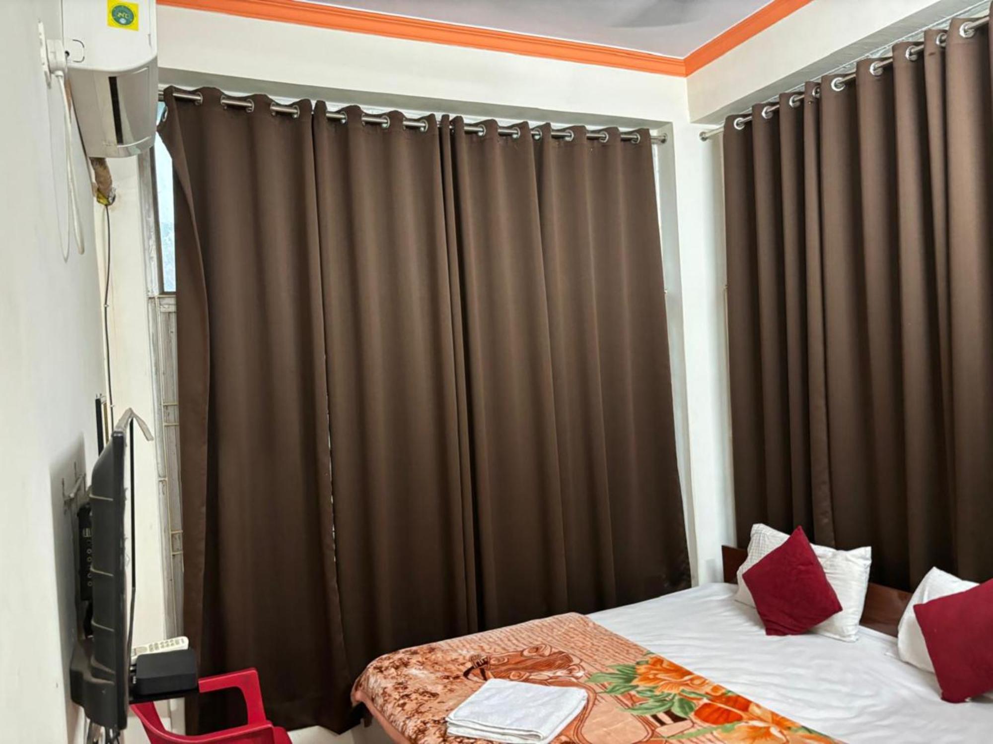 Goroomgo Varanasi Paradise Varanasi - Parking & Restaurant Available - Perfect Location And Comfortable Room Luaran gambar