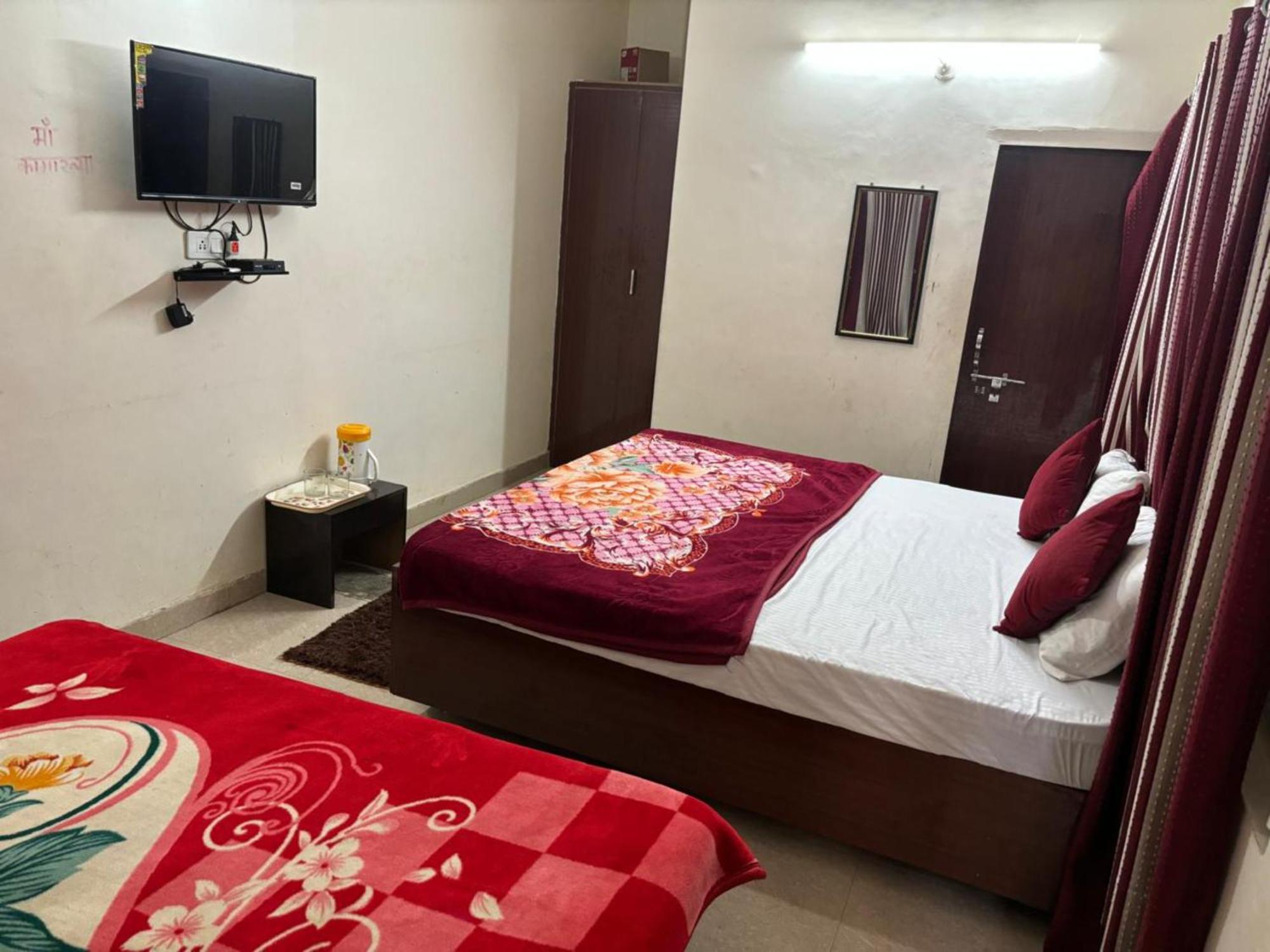 Goroomgo Varanasi Paradise Varanasi - Parking & Restaurant Available - Perfect Location And Comfortable Room Luaran gambar